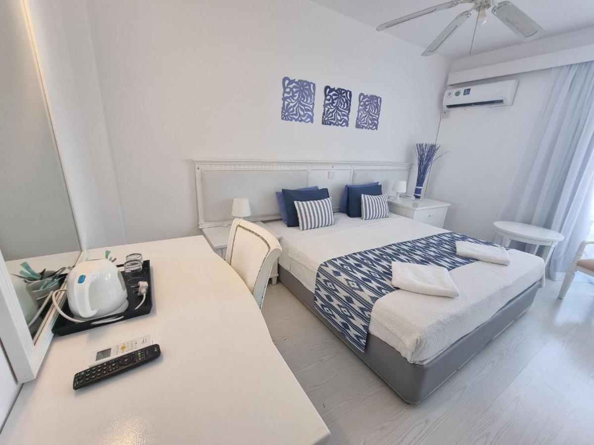 Nereus Hotel Paphos Exteriör bild