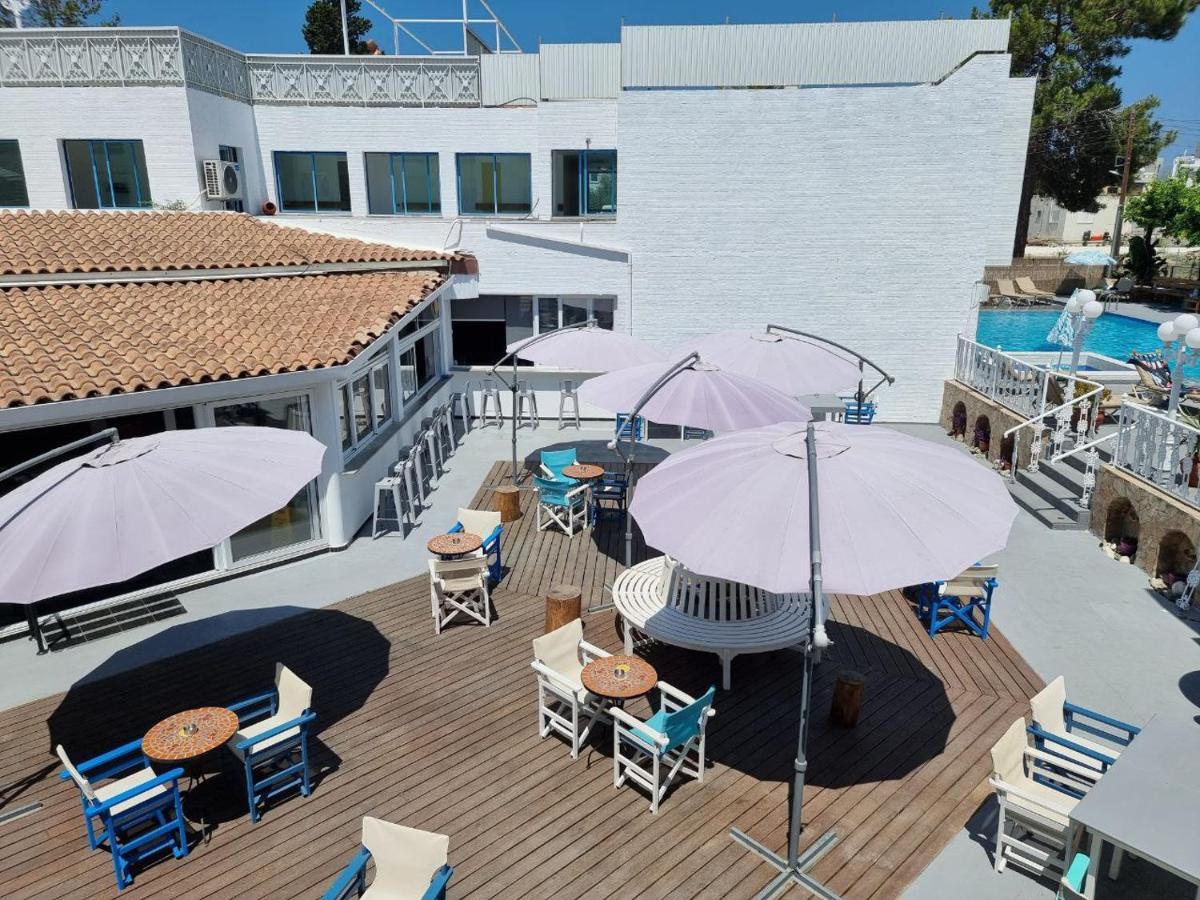 Nereus Hotel Paphos Exteriör bild
