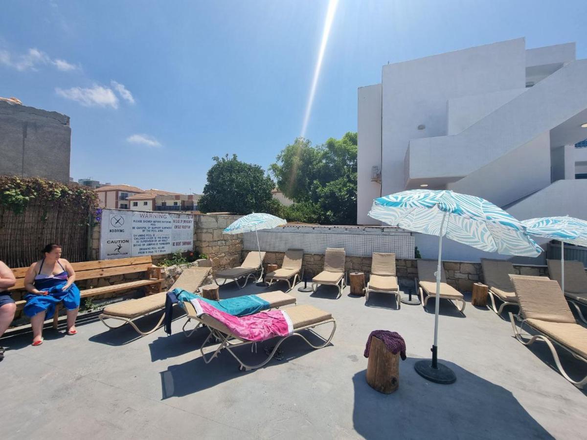 Nereus Hotel Paphos Exteriör bild