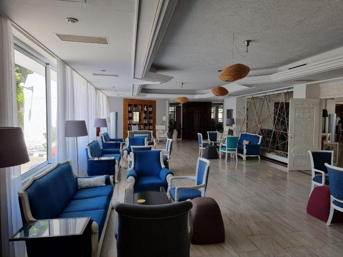Nereus Hotel Paphos Exteriör bild